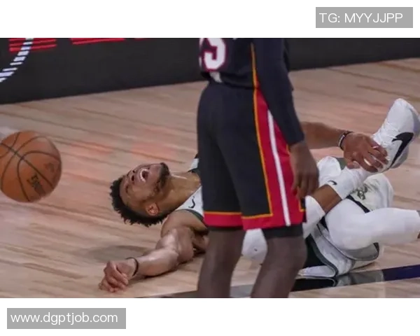 米德尔顿半场表现稳健拿10分 造字母哥进攻犯规重回熟悉战场